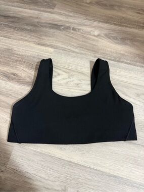 NWOT Nike sports bra - black